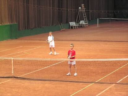 P4270612.JPG - Premier set gagné en double par la paire Amaury, Joaquim : 4-2