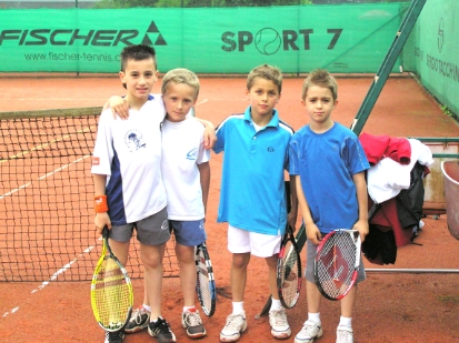 P6070451.JPG - Alessandro, Antoine, Amaury et Joaquim - Victoire de Chapelle en double : 4-0, 4-3
